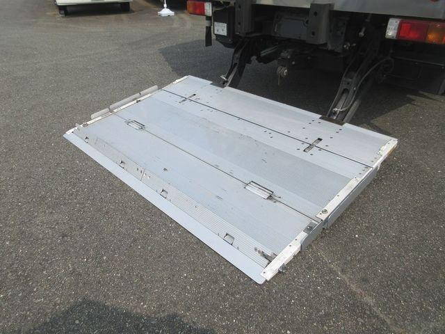 日野デュトロ冷凍車（冷蔵車）小型（2t・3t）[写真08]