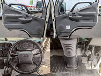 日野デュトロアルミバン小型（2t・3t）[写真16]