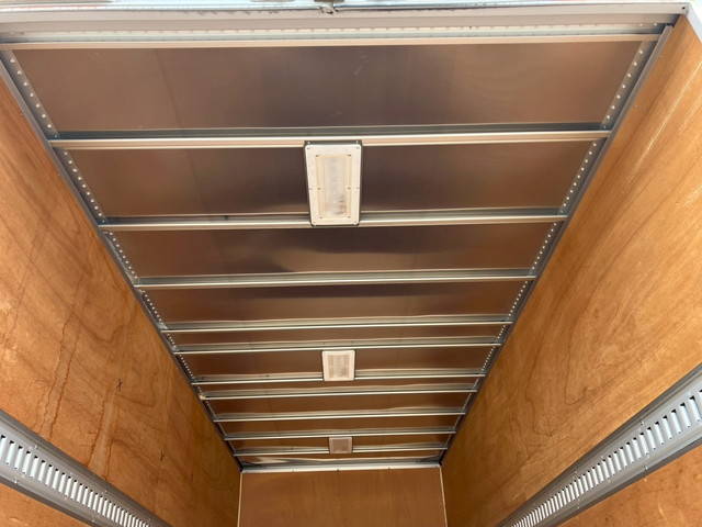 日野デュトロアルミバン小型（2t・3t）[写真06]