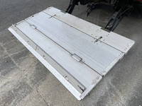 いすゞエルフアルミバン小型（2t・3t）[写真13]