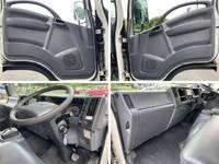 いすゞエルフアルミバン小型（2t・3t）[写真32]