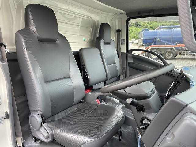 いすゞエルフアルミバン小型（2t・3t）[写真32]