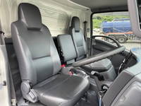 いすゞエルフアルミバン小型（2t・3t）[写真33]