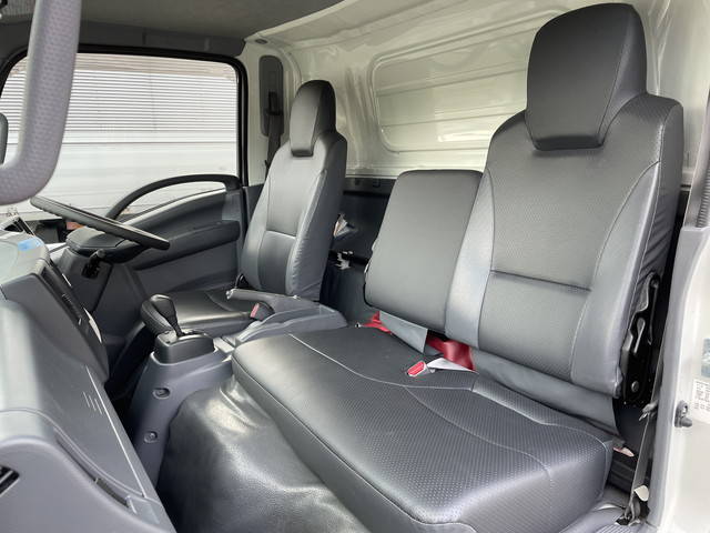 いすゞエルフアルミバン小型（2t・3t）[写真33]