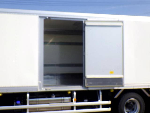 日野レンジャーパネルバン中型（4t）[写真06]