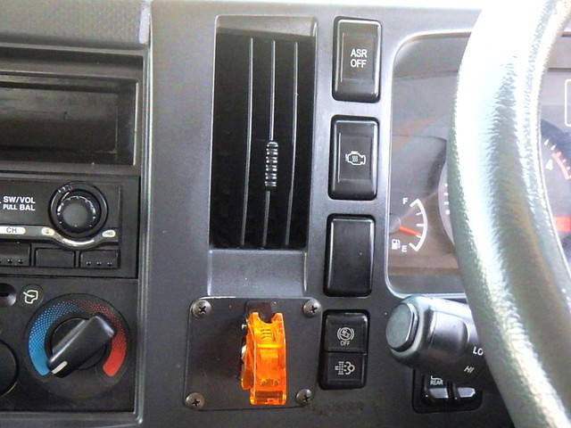 いすゞエルフダブルキャブ（Wキャブ）小型（2t・3t）[写真16]