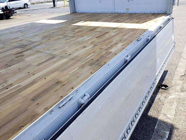 三菱ふそうファイターアルミウイング中型（4t）[写真13]