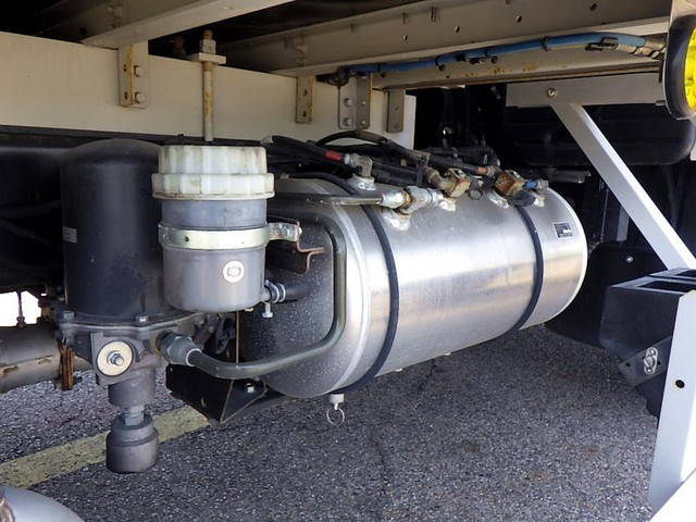 三菱ふそうファイターアルミウイング中型（4t）[写真26]