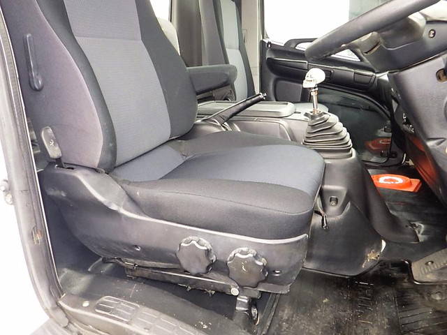 日野レンジャータンク車（タンクローリー）中型（4t）[写真17]