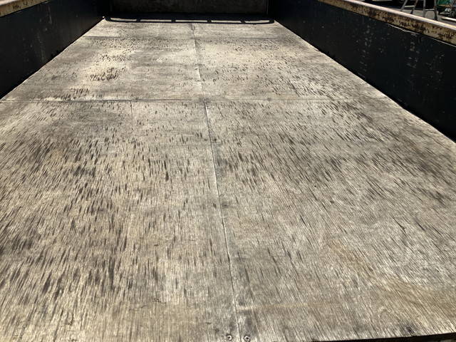 日野デュトロ平ボディ小型（2t・3t）[写真16]