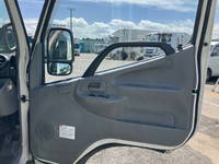 日野デュトロ平ボディ小型（2t・3t）[写真30]