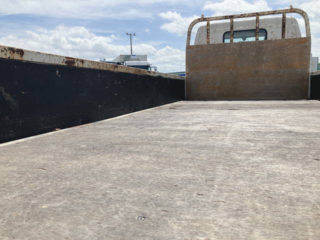 日野デュトロ平ボディ小型（2t・3t）[写真14]