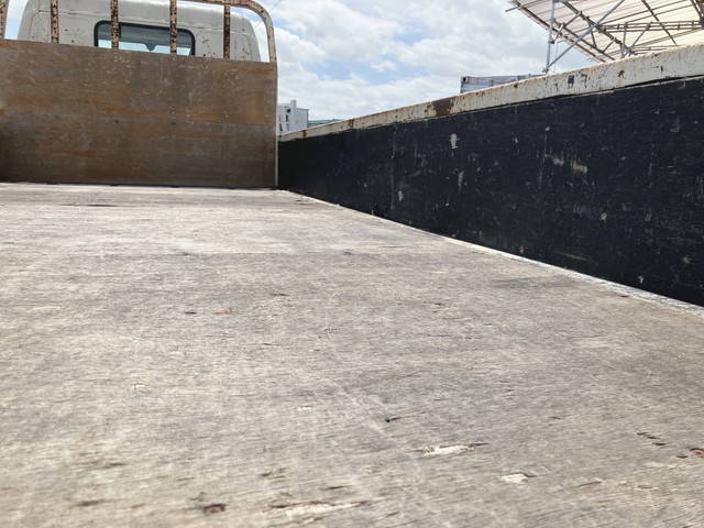 日野デュトロ平ボディ小型（2t・3t）[写真15]