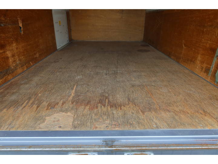 いすゞエルフパネルバン小型（2t・3t）[写真12]