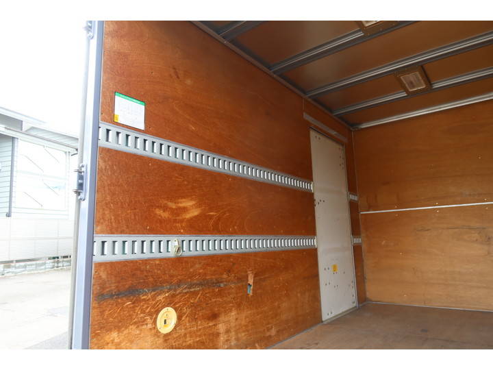 いすゞエルフパネルバン小型（2t・3t）[写真13]