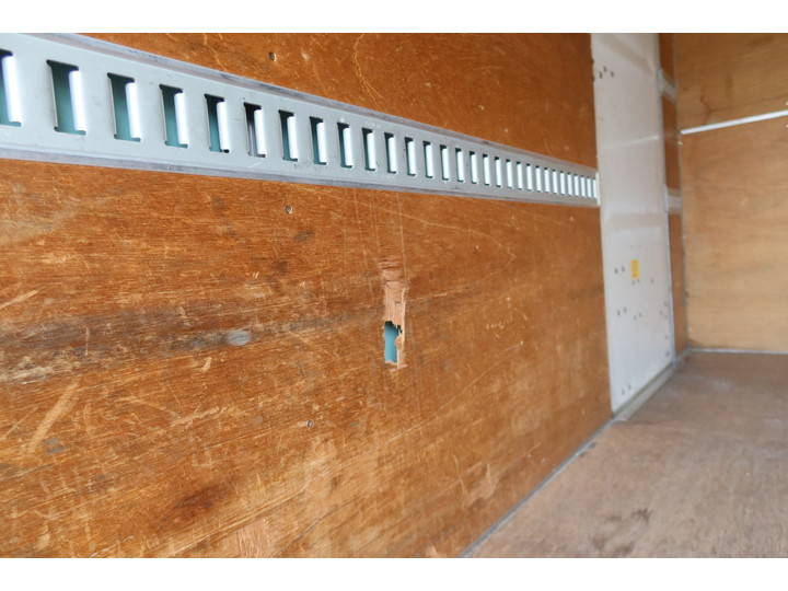 いすゞエルフパネルバン小型（2t・3t）[写真15]