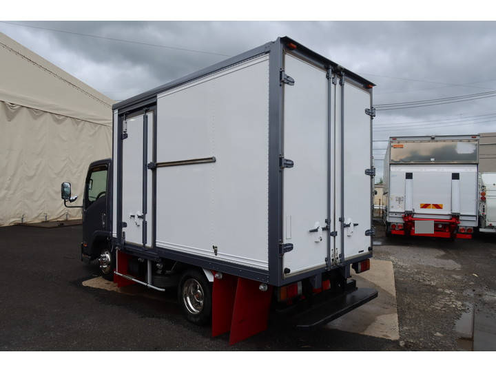 いすゞエルフパネルバン小型（2t・3t）[写真02]