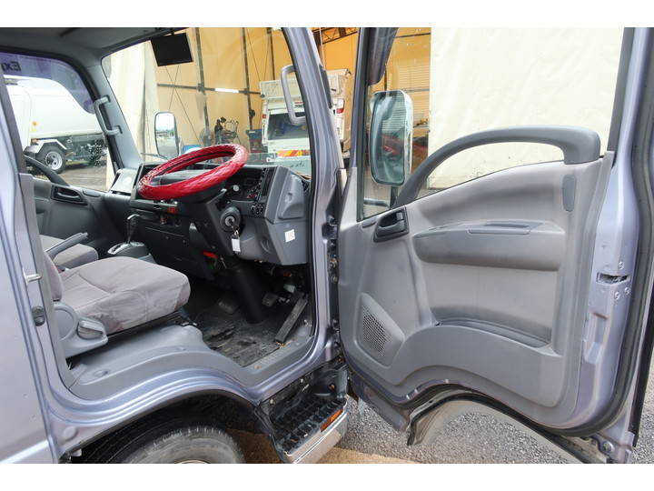 いすゞエルフパネルバン小型（2t・3t）[写真28]