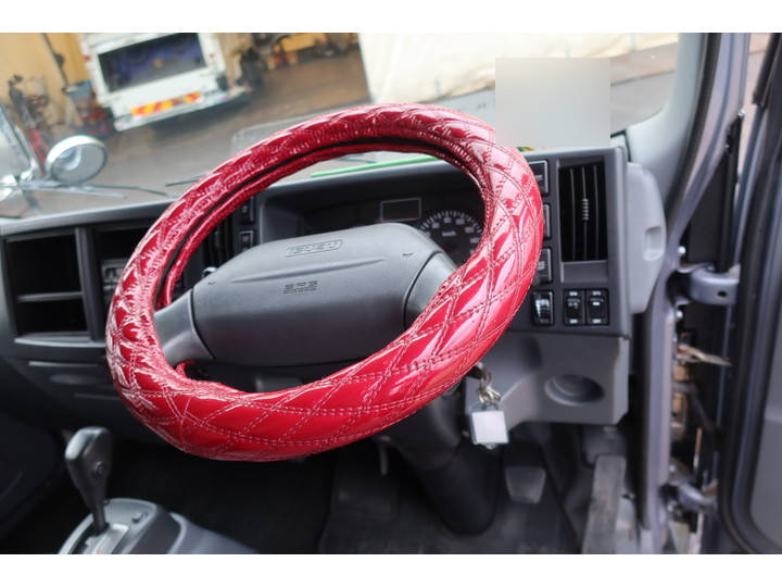 いすゞエルフパネルバン小型（2t・3t）[写真30]