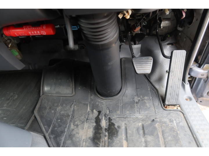 いすゞエルフパネルバン小型（2t・3t）[写真33]