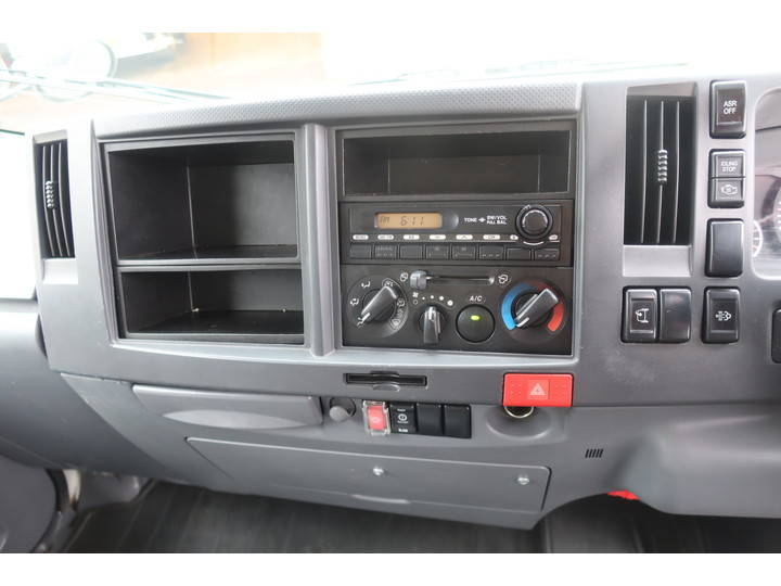 いすゞエルフパネルバン小型（2t・3t）[写真37]