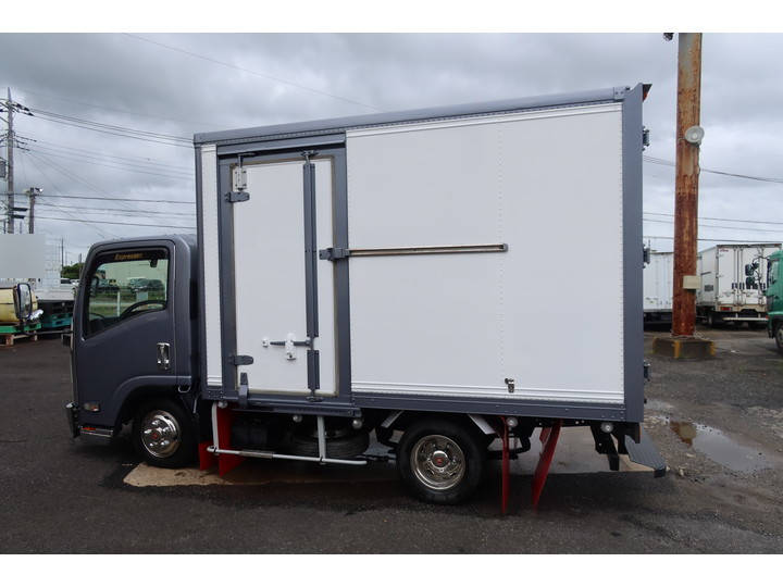 いすゞエルフパネルバン小型（2t・3t）[写真06]