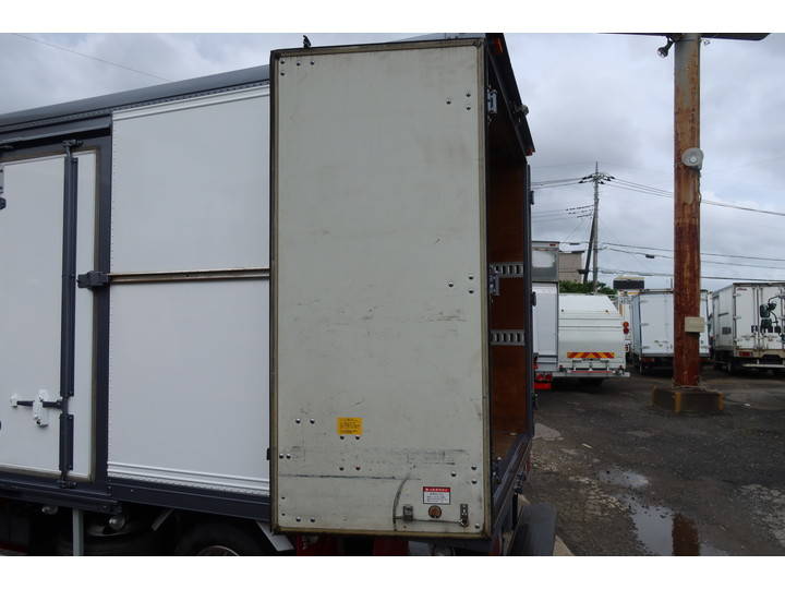 いすゞエルフパネルバン小型（2t・3t）[写真08]