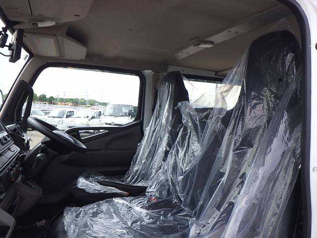 三菱ふそうキャンターダブルキャブ（Wキャブ）小型（2t・3t）[写真10]