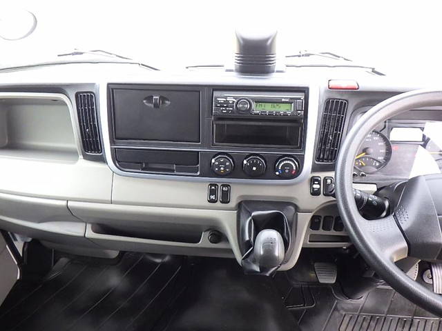 三菱ふそうキャンターアルミブロック小型（2t・3t）[写真12]