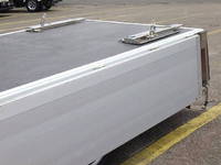 三菱ふそうキャンターアルミブロック小型（2t・3t）[写真09]