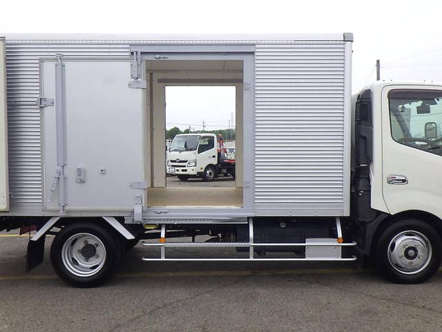 日野デュトロアルミバン小型（2t・3t）[写真11]