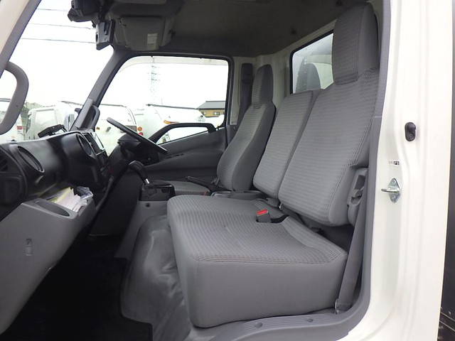 日野デュトロアルミバン小型（2t・3t）[写真13]