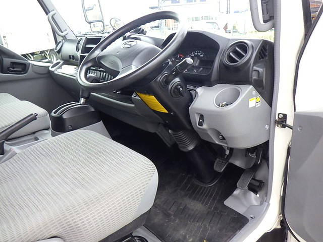 日野デュトロアルミバン小型（2t・3t）[写真14]