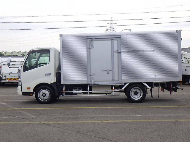 日野デュトロアルミバン小型（2t・3t）[写真04]
