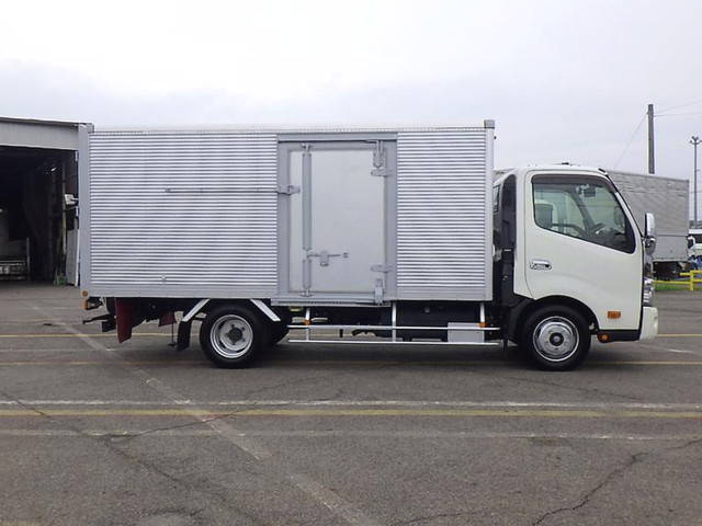 日野デュトロアルミバン小型（2t・3t）[写真05]