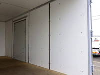 日野デュトロアルミバン小型（2t・3t）[写真09]