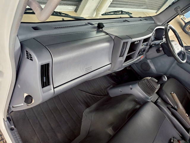 日産アトラス平ボディ小型（2t・3t）[写真14]