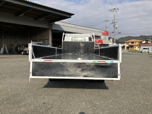 三菱ふそうキャンター平ボディ小型（2t・3t）[写真12]