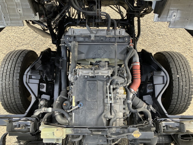 三菱ふそうキャンター平ボディ小型（2t・3t）[写真26]