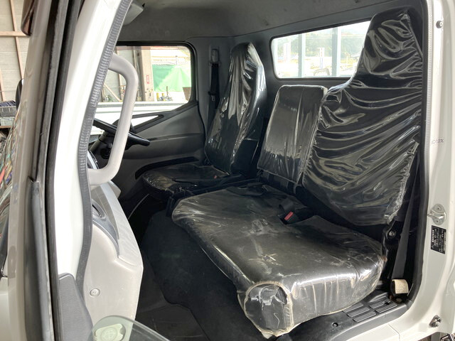 三菱ふそうキャンター平ボディ小型（2t・3t）[写真29]