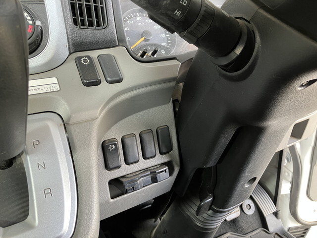 三菱ふそうキャンター平ボディ小型（2t・3t）[写真37]