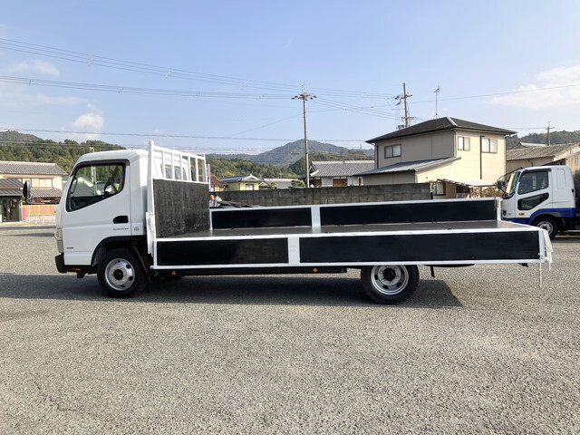 三菱ふそうキャンター平ボディ小型（2t・3t）[写真07]