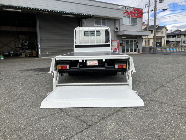 日野デュトロ平ボディ小型（2t・3t）[写真11]