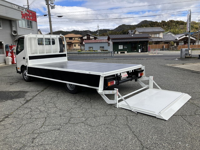日野デュトロ平ボディ小型（2t・3t）[写真13]