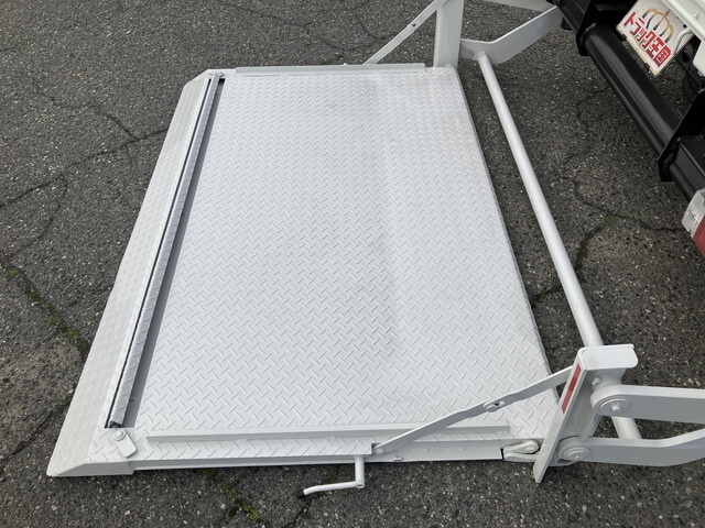 日野デュトロ平ボディ小型（2t・3t）[写真17]