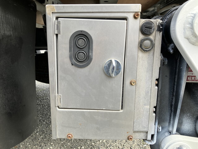 日野デュトロ平ボディ小型（2t・3t）[写真18]