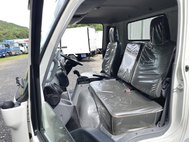 日野デュトロ平ボディ小型（2t・3t）[写真30]