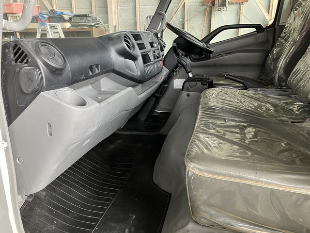 日野デュトロ平ボディ小型（2t・3t）[写真32]