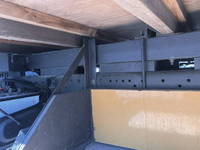 三菱ふそうキャンター平ボディ小型（2t・3t）[写真20]