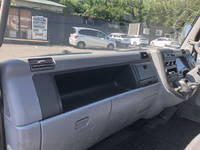 三菱ふそうキャンター平ボディ小型（2t・3t）[写真32]